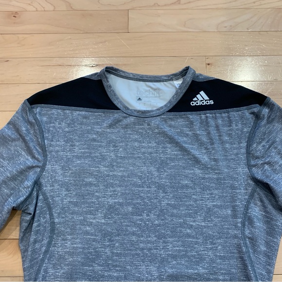 Adidas men’s size large compression fit gray long sleeve shirt techfit - Picture 2 of 8